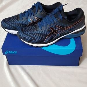 ASICS GT-2000 8 (mens), size 10, NWOT, never worn.
